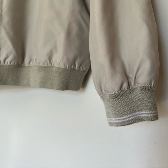 Dunbrooke Club Collection; Pullover V-Neck Large - Picture 3 of 10